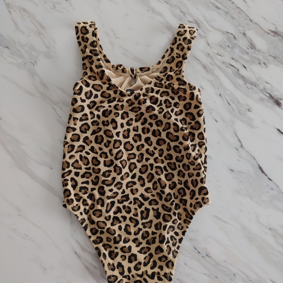 ✅ SOLD ✅ Old Navy Infant Swimsuit - Picture 2 of 4